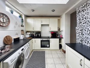 Kitchen- click for photo gallery